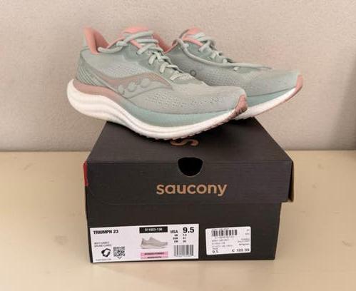 Saucony Truimph 23 maat 9,5 / 41, Ophalen, Hardloopschoenen, Saucony, Zo goed als nieuw