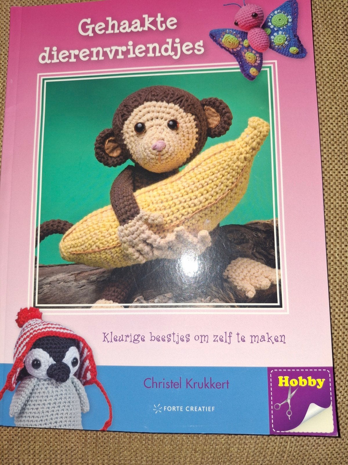 Gehaakte dieren: kleurige beestjes om zelf te maken, Breien en Haken, Ophalen of Verzenden, Zo goed als nieuw, Christel Krukkert