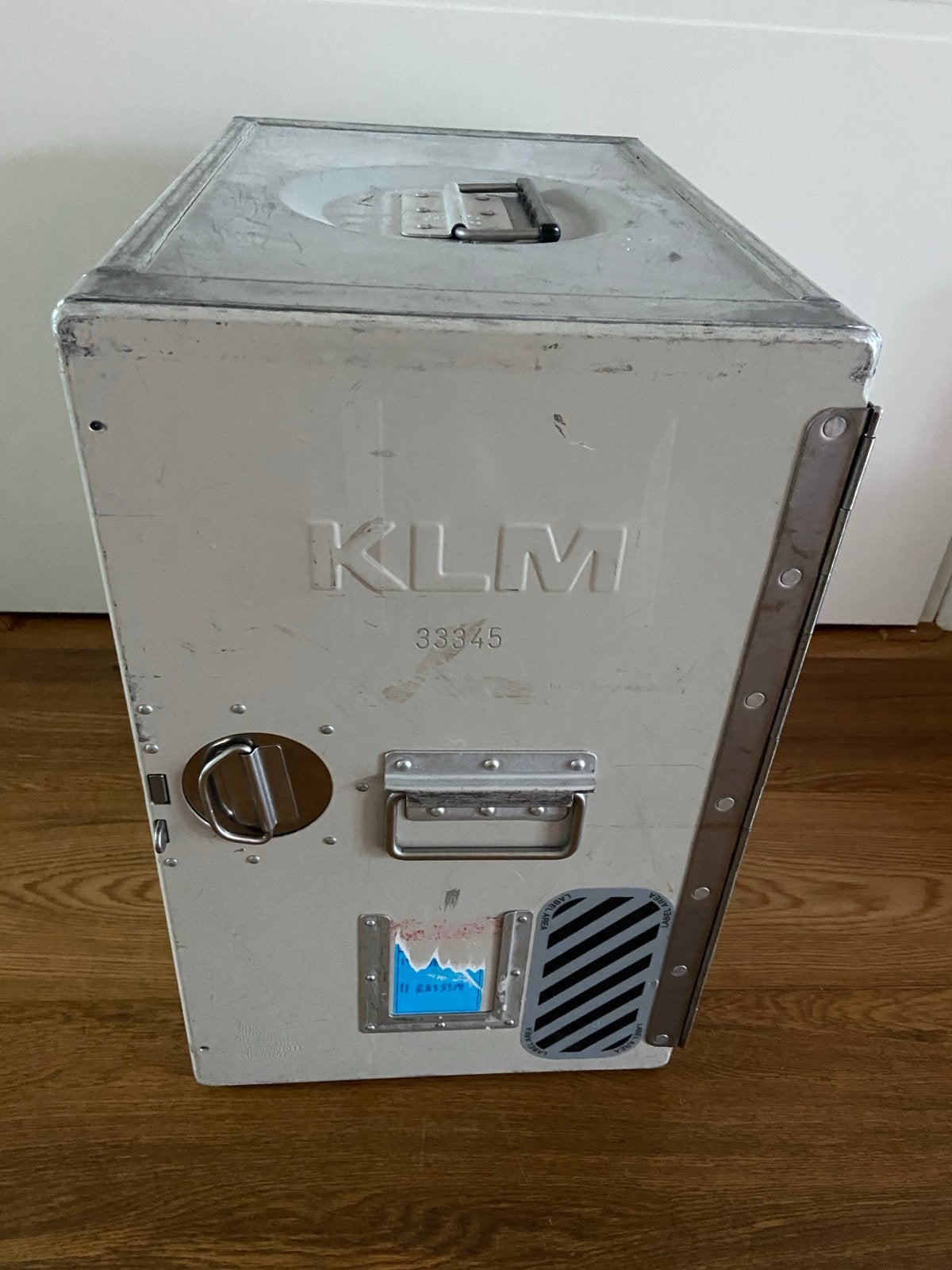 KLM catering container, Ophalen, Gebruikt
