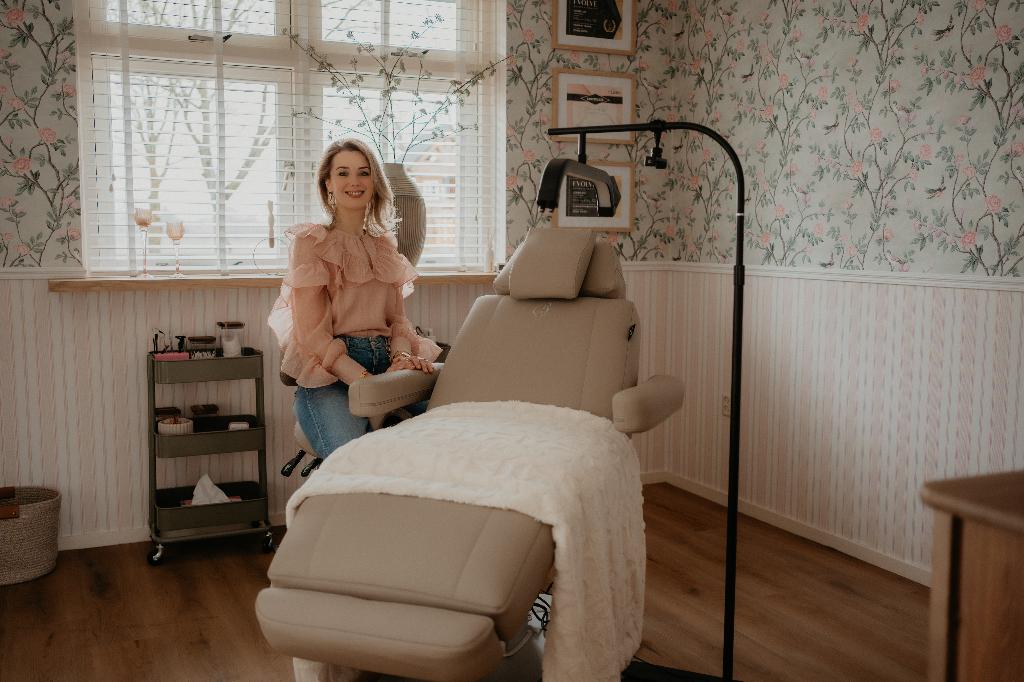Bellezi set elektrische behandelstoel + stoel + moonlight, Ophalen, Zo goed als nieuw