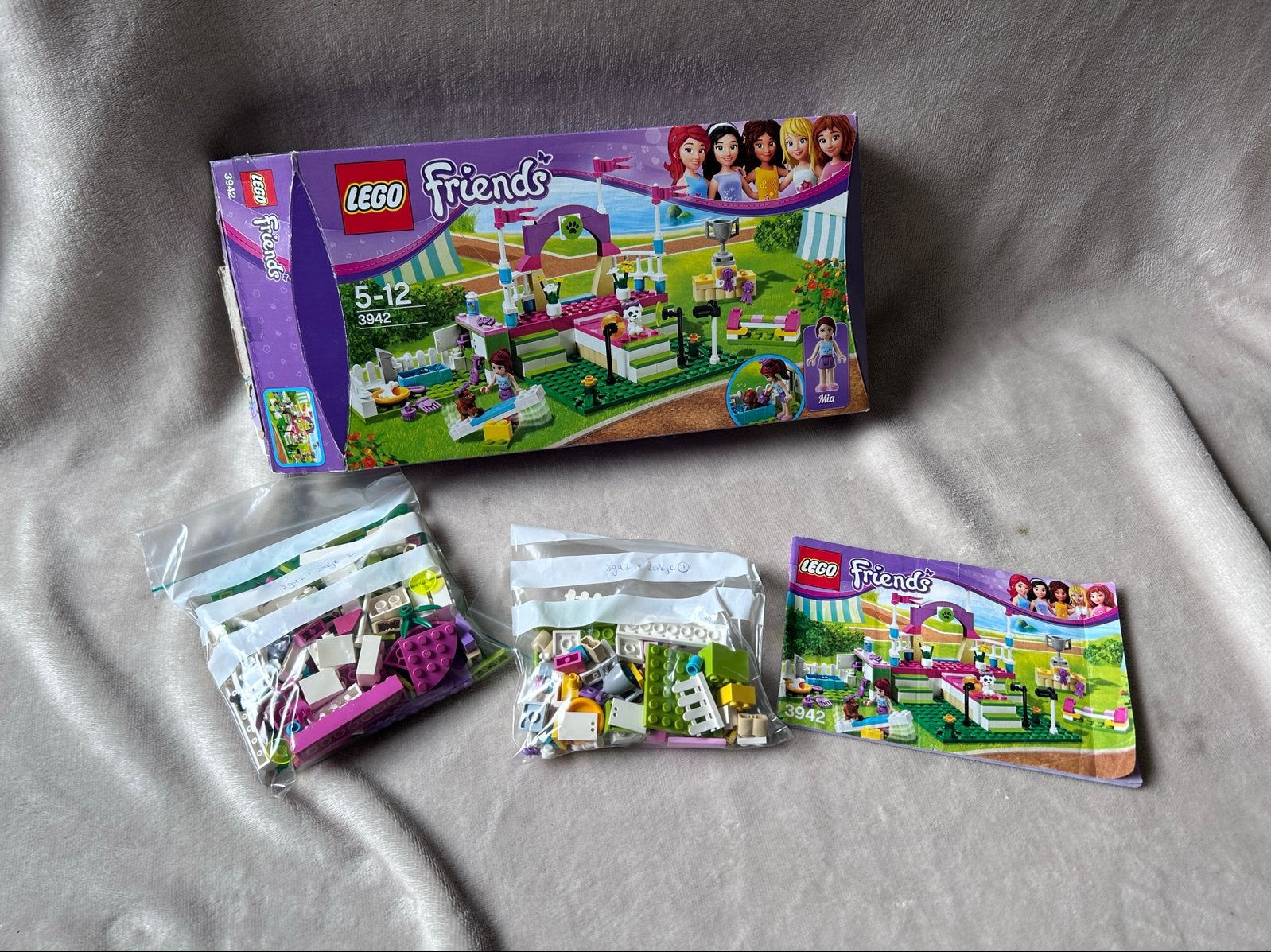 Lego Friends 3942 - Heartlake Dog Show, Ophalen of Verzenden, Zo goed als nieuw
