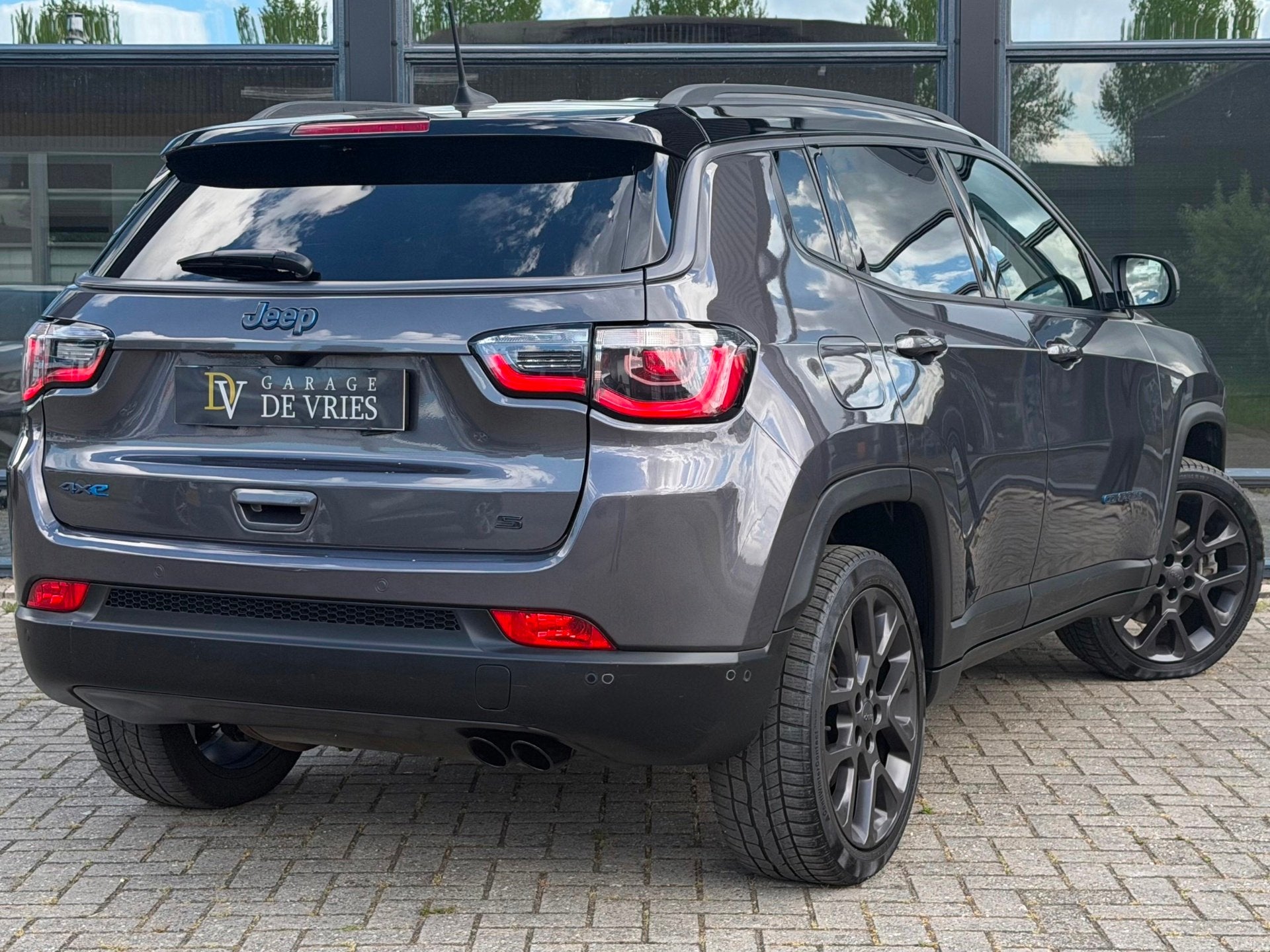 Jeep Compass 4xe 240 Plug-in Hybrid Electric S Full Option A, Automaat, Gebruikt, Zwart, 4 cilinders
