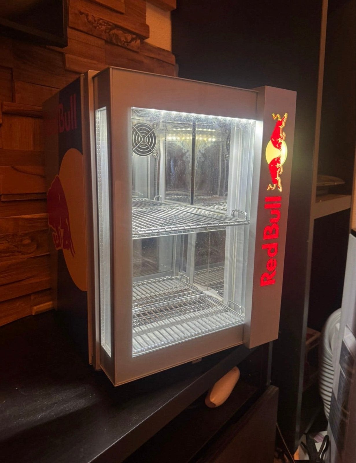Red Bull Mini Koelkast - Perfect voor Drankjes, Ophalen, Zonder vriesvak, Minder dan 45 cm, Minder dan 85 cm