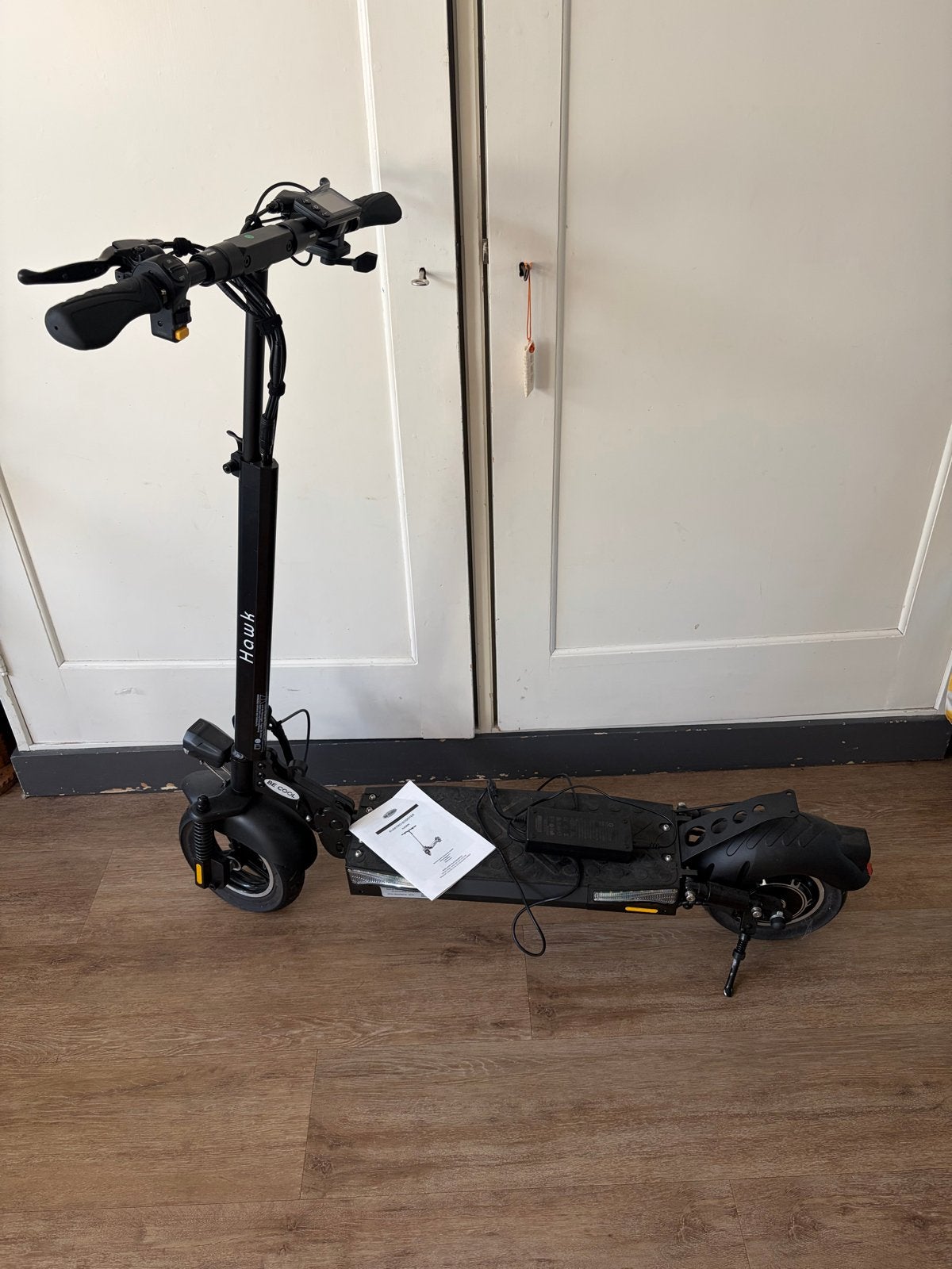 Be Cool Hawk Elektrische Step, Fietsen en Brommers, Ophalen, Zo goed als nieuw, Elektrische step (E-scooter)