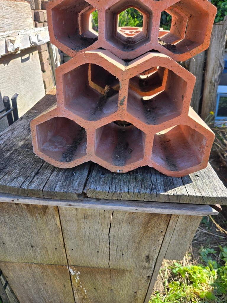 Honingraat Terracotta Bloembakken - 10 stuks!!, Tuin en Terras, Ophalen, Overige materialen, Gebruikt, Minder dan 30 cm