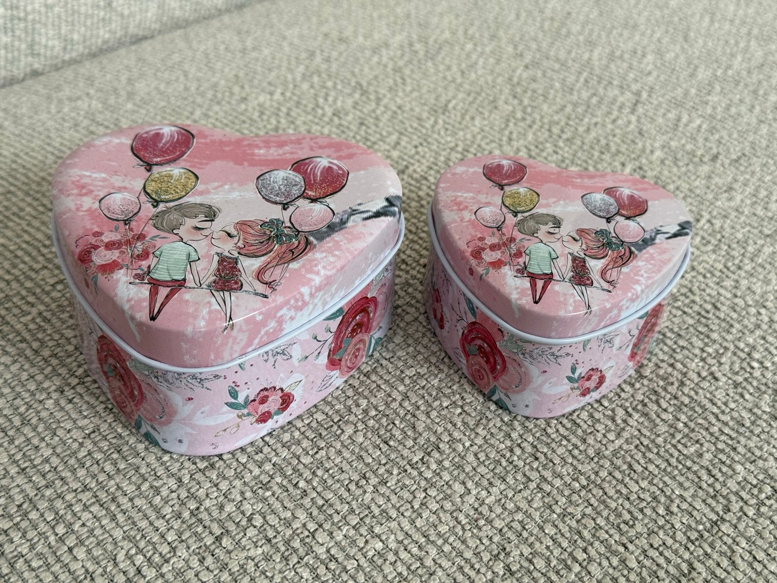 Set van 2 hartvormige blikjes - Roze met illustratie, Huis en Inrichting, Woonaccessoires | Overige, Gebruikt, Overige stijlen