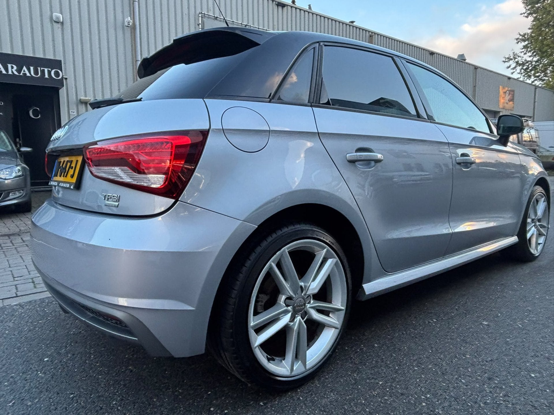 Audi A1 Sportback 1.0 TFSI Adrenalin S-LINE / 79 DKM, Auto's, Voorwielaandrijving, Stof, Met garantie (alle), 4 stoelen