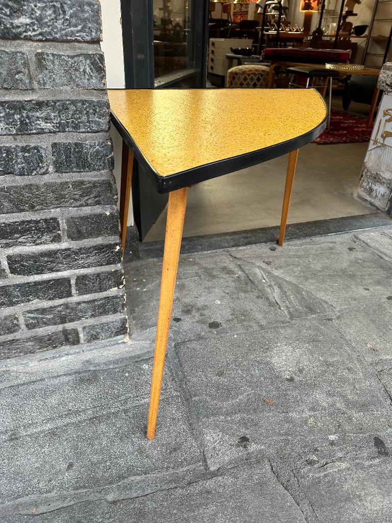 SALE: vintage, brocante hoektafel, bijzettafel, plantentafel, Ophalen