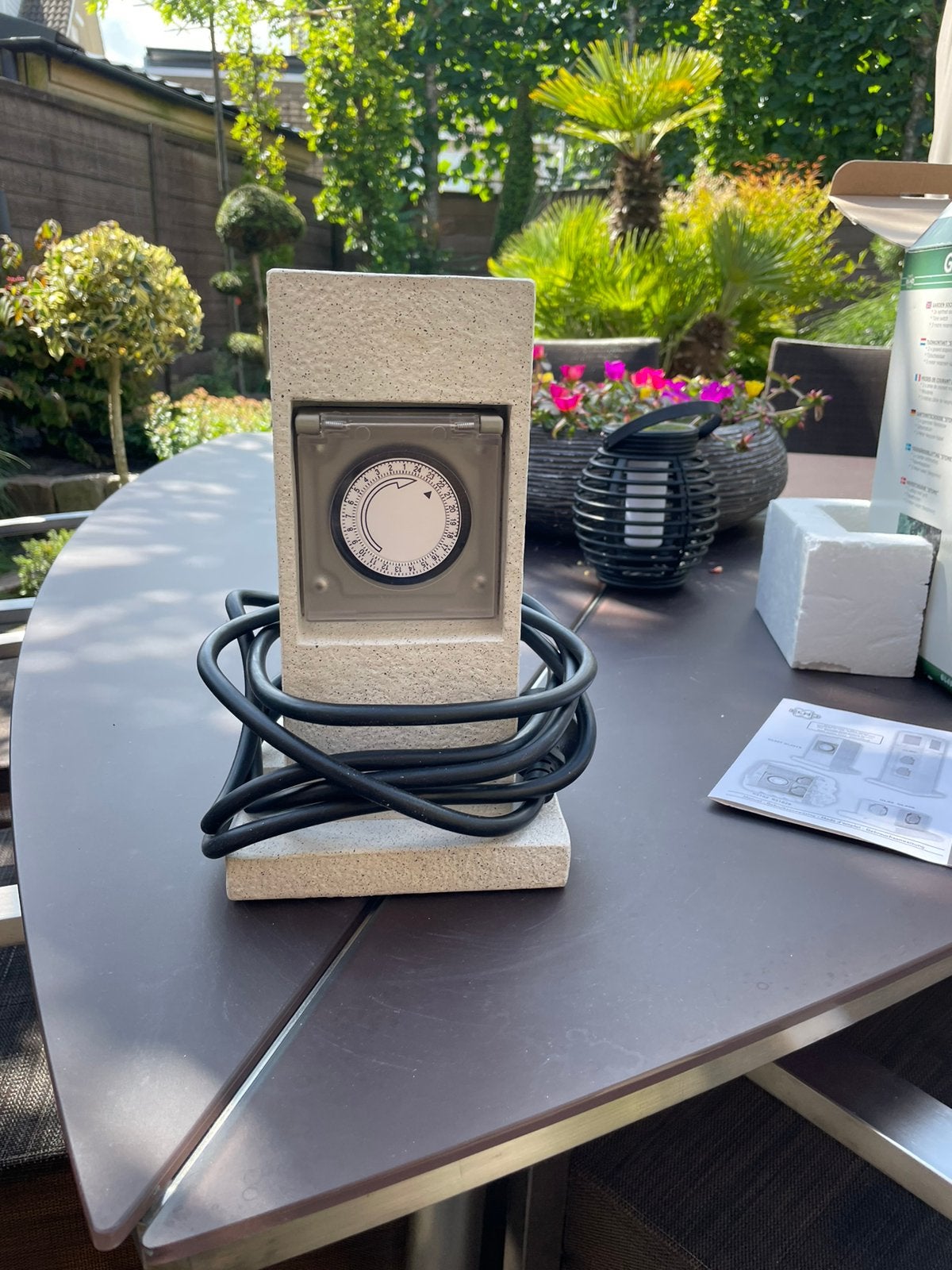 Dubbel tuinstopcontact met ingebouwde timer in sokkel, Minder dan 50 watt, Staande lamp, Ophalen of Verzenden, Netvoeding
