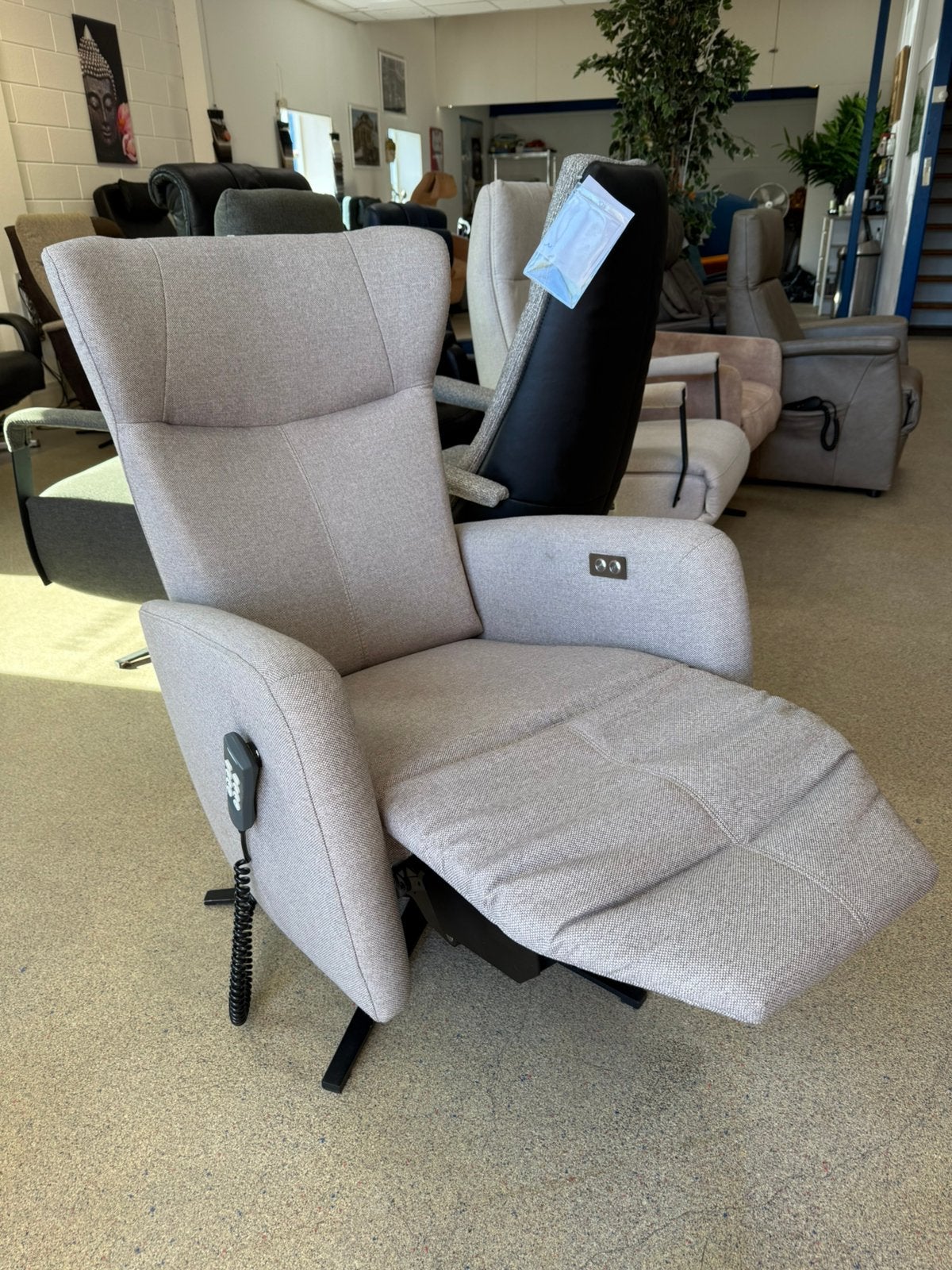 Foto 3 van Luxe Prominent sta op stoel relax fauteuil gratis bezorging