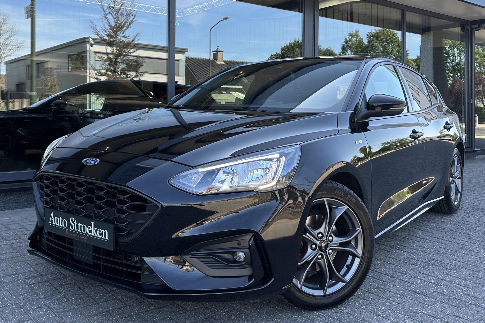 Ford Focus 1.0 EcoBoost ST Line Model2019 Navi 12M Garantie, Gebruikt, Euro 6, Zwart, Bedrijf