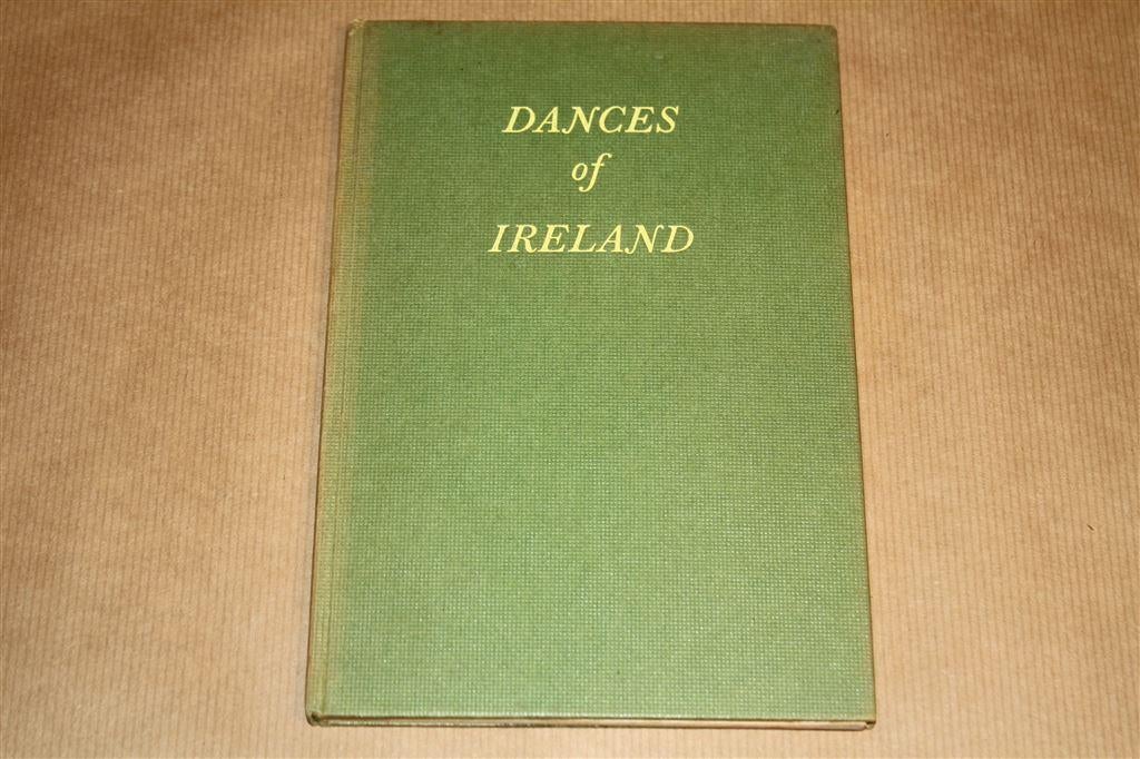 Dances of Ireland [1953]. Handboek Europese volksdansen., Boeken, Ophalen of Verzenden, Gelezen, Toneel