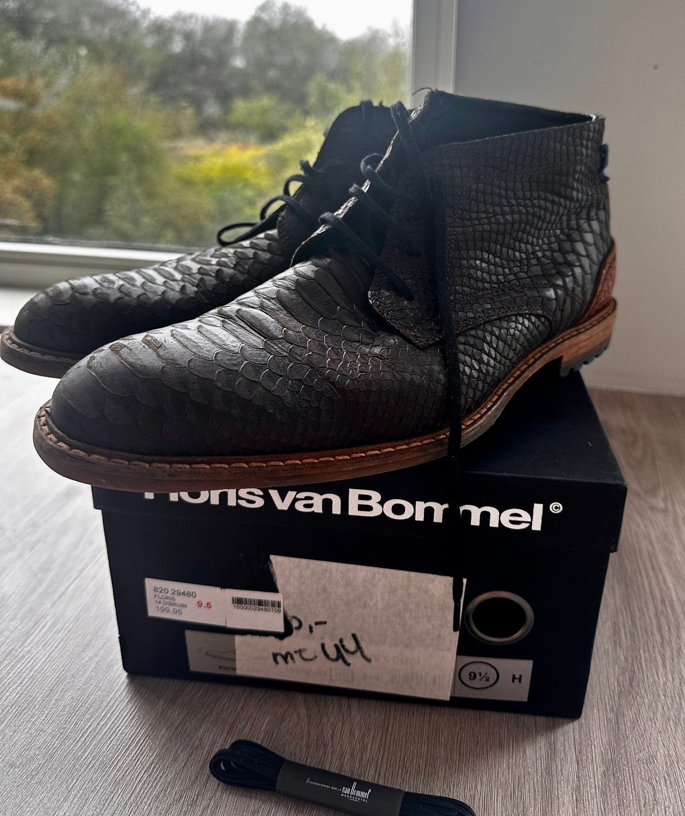 Floris van Bommel donkerbruine veterboots maat 44, Bruin, Boots, Ophalen of Verzenden, Zo goed als nieuw