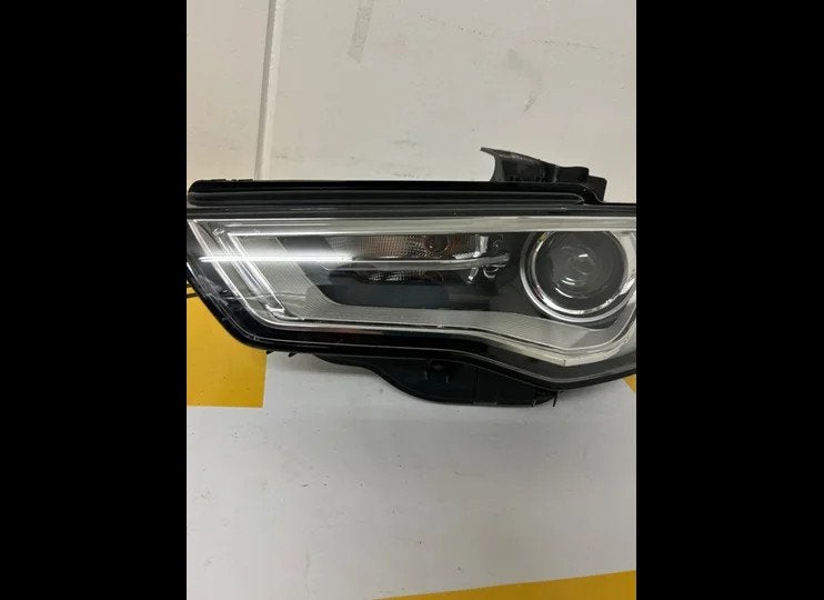 Koplamp Audi A3 8V Bixenon 2012-2016 8VO941005 Linksvoor, Gebruikt, AUDI AG, Auto-Union-Strasse 1
85045  Ingolstadt, DE, Kundenbetreuung@audi.de