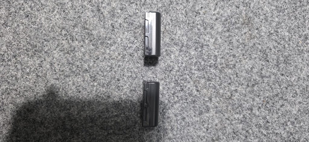 2x originele Sony NP-FM30 accu – 7,2V / 1500mAh, Ophalen of Verzenden, Zo goed als nieuw, Oplaadbaar