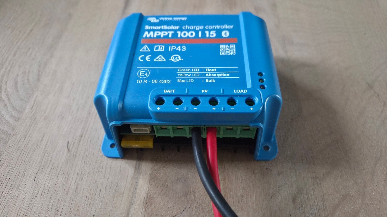 Victron Smart MPPT controller met 120W zonnepaneel (nieuw), Ophalen, Zo goed als nieuw