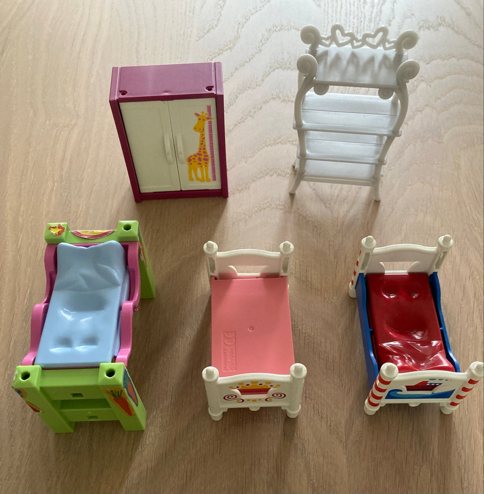 Playmobil poppenhuis inrichting: bedjes en kast, Ophalen of Verzenden, Gebruikt, Losse onderdelen, Overige typen