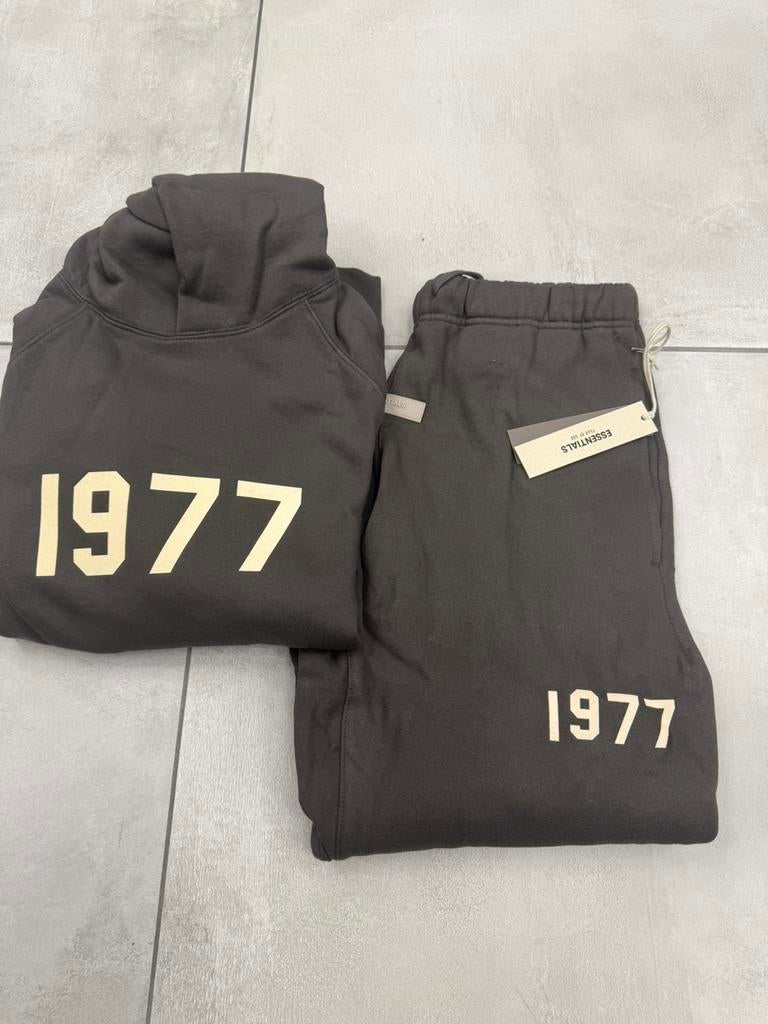 Fear of God (Essentials) 1977 size L, Kleding | Heren, Ophalen of Verzenden, Nieuw, Maat 52/54 (L)