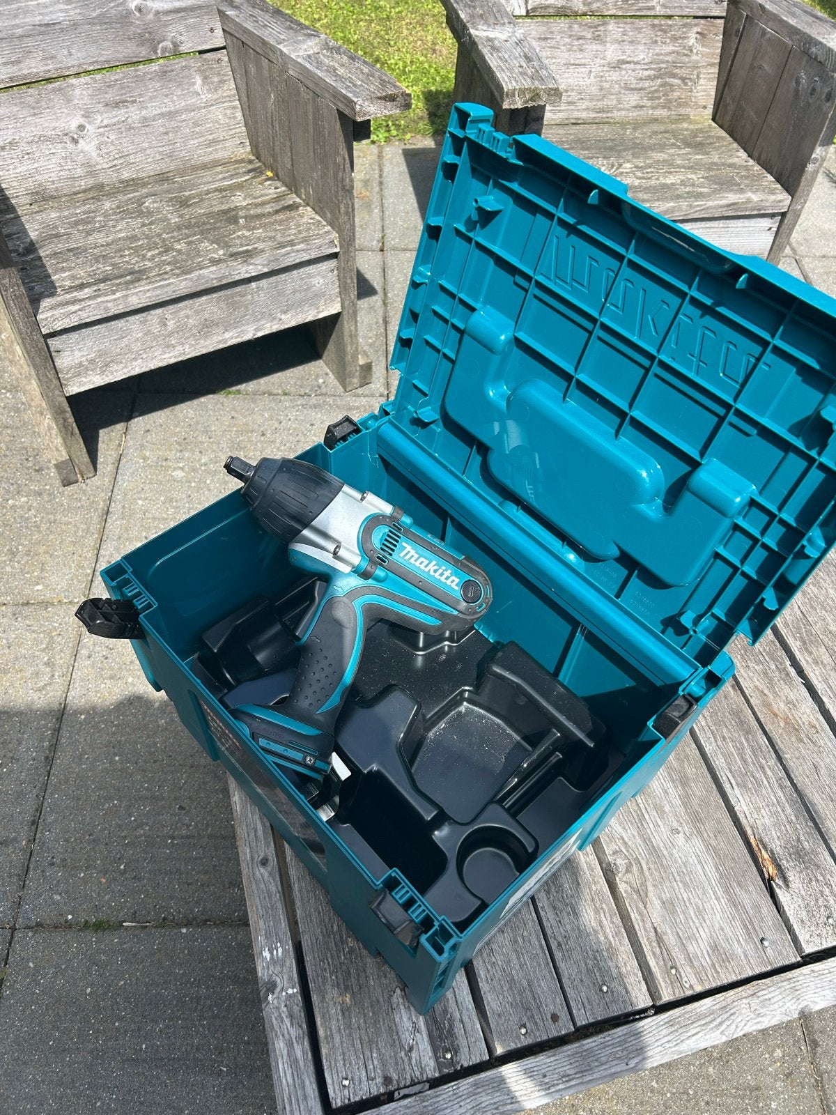 Makita DTW450ZJ Accu Slagmoersleutel in koffer, Doe-het-zelf en Verbouw, Gereedschap | Boormachines, Ophalen, Variabele snelheid
