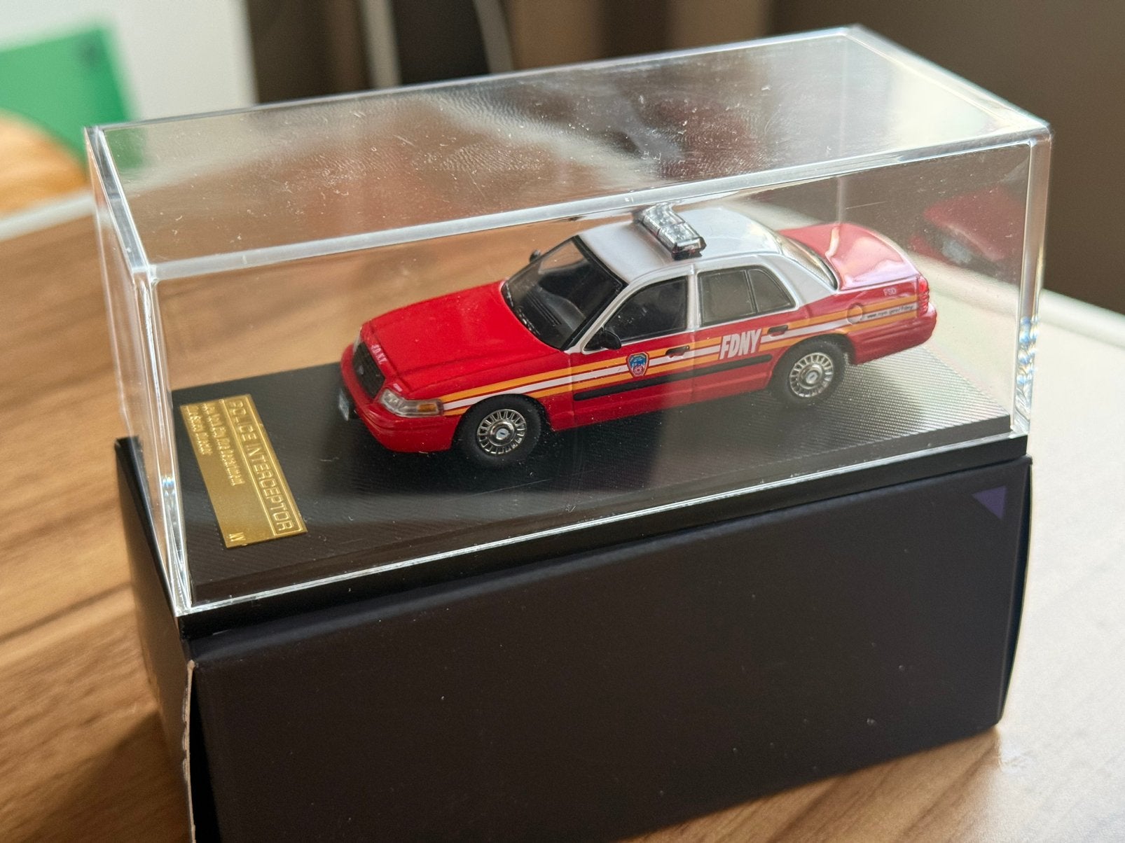 Rollin 1/64 FDNY Ford Crown Victoria (Chase), Ophalen of Verzenden, Nieuw, Auto