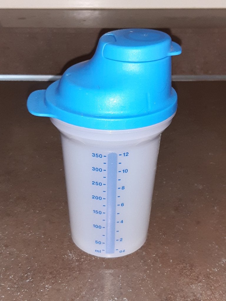 Tupperware quickshaker nieuwstaat 350 ml blauw, Huis en Inrichting, Keuken | Tupperware, Ophalen of Verzenden, Zo goed als nieuw