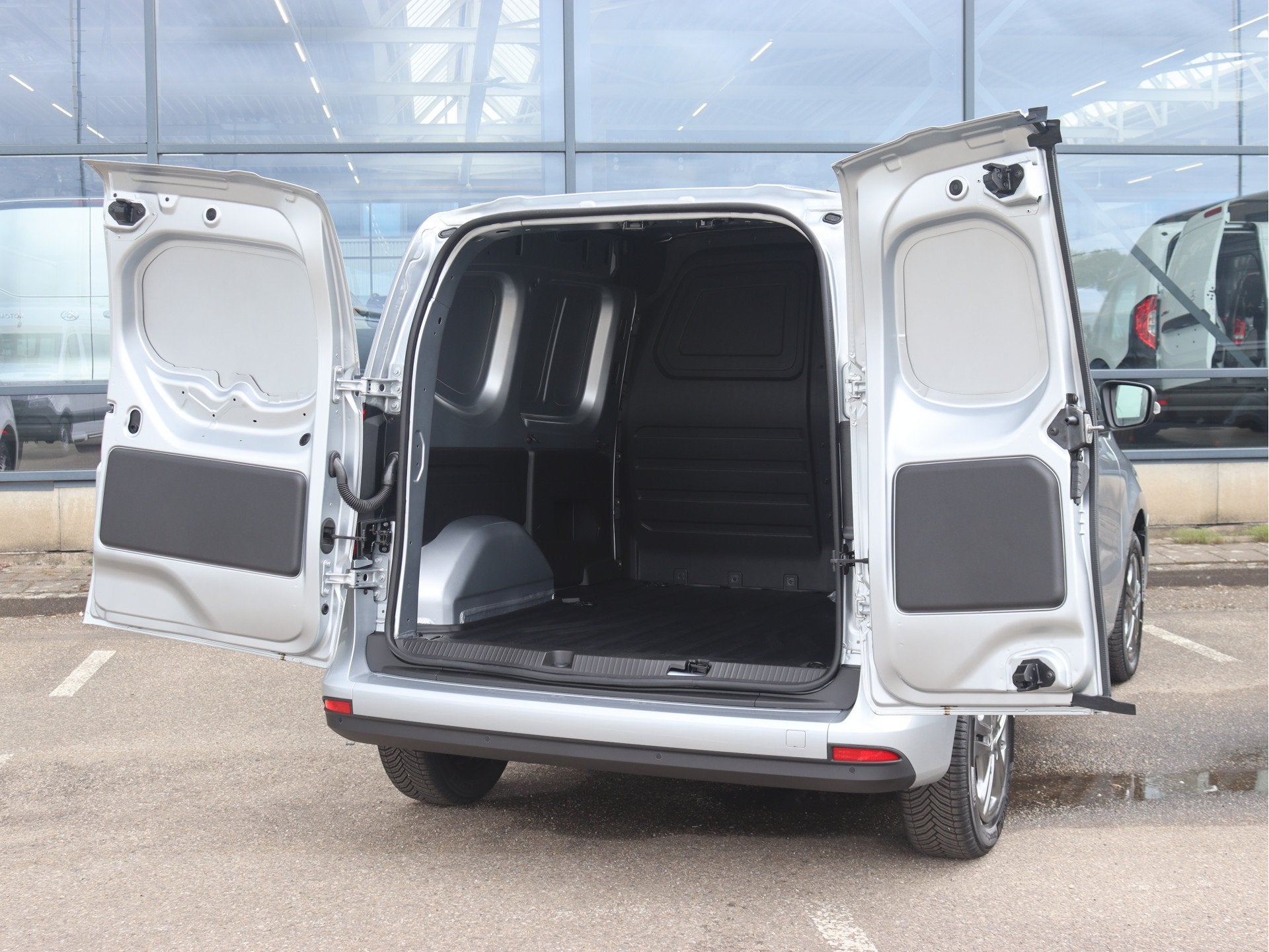 Mercedes-Benz Citan 108 CDI L1 Pro (bj 2026), Voorwielaandrijving, 12 maanden, Zwart, Mercedes-Benz