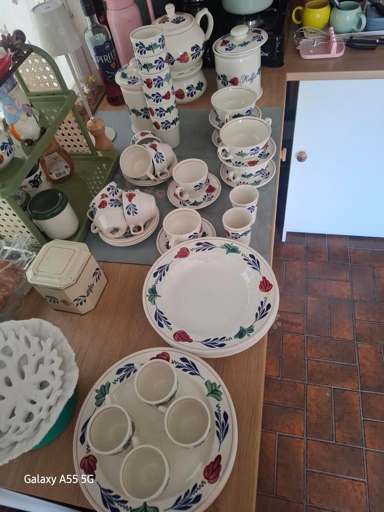 Veel boerenbont servies, Huis en Inrichting, Ophalen, Zo goed als nieuw, Aardewerk, Boerenbont