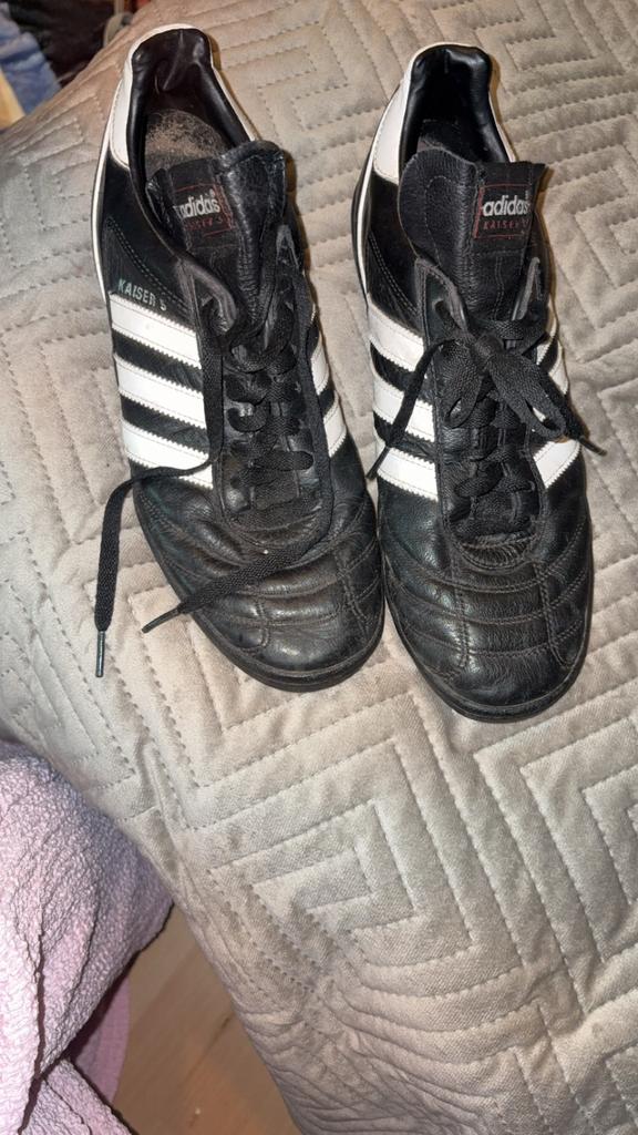 Adidas Kaiser 5 voetbalschoenen maat 42, Ophalen of Verzenden, Gedragen, Zwart, Sportschoenen