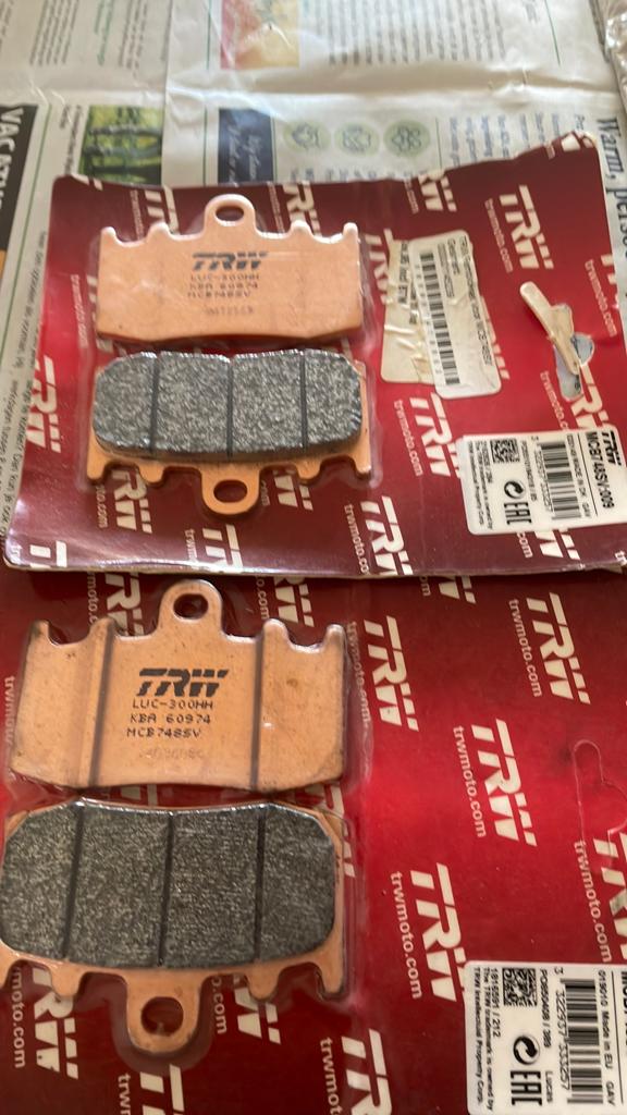 BMW R1200GS 2003/2007, TRW nieuw remblokken Sinter. 2 paar!, Ophalen of Verzenden, Nieuw