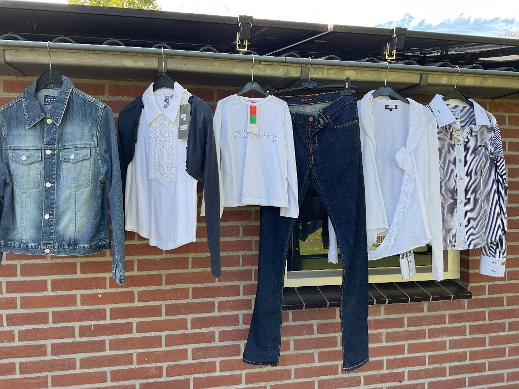 partij nieuwe kinderkleding met zon/waterschade, Ophalen, Nieuw, One size