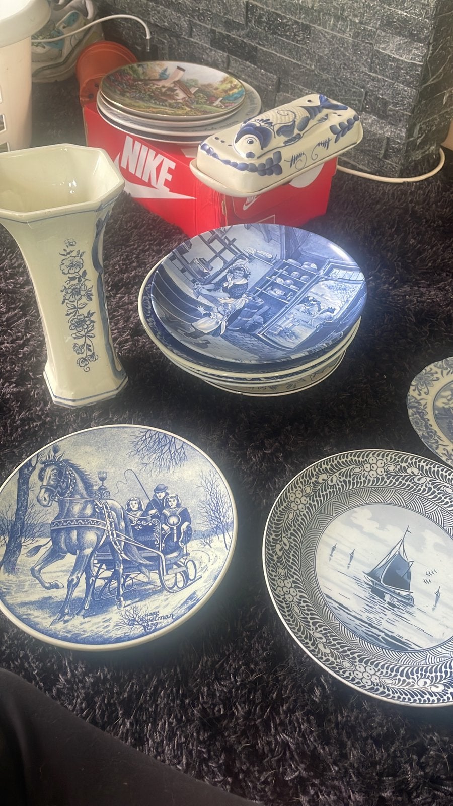 Delfs blauw en nog paar andere dingen zo als peteel bord, Ophalen