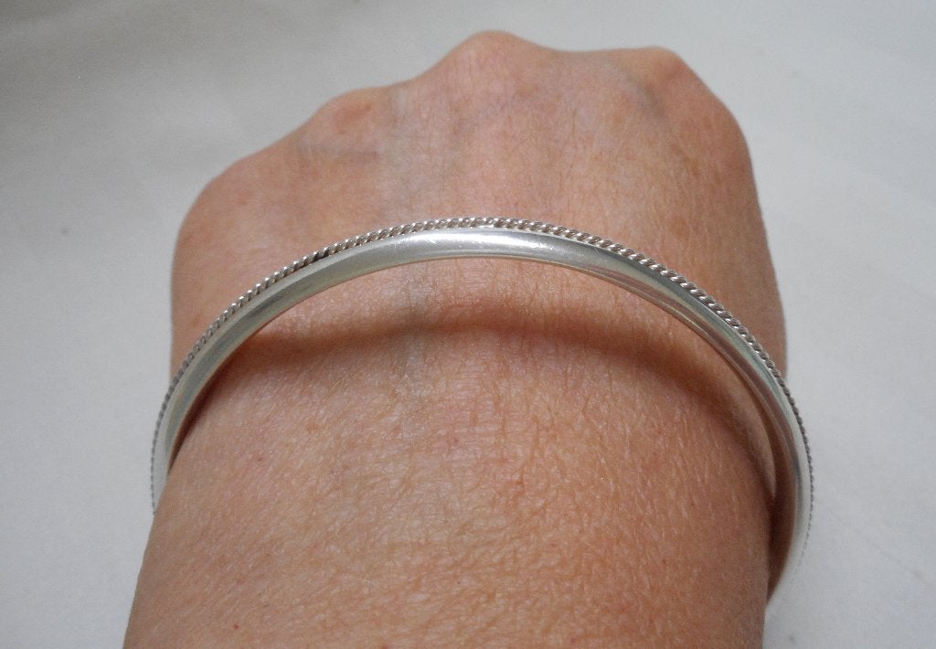 Zilveren vintage slavenarmband met sierrand nr.522, Sieraden, Tassen en Uiterlijk, Verzenden, Zo goed als nieuw, Zilver, Zilver