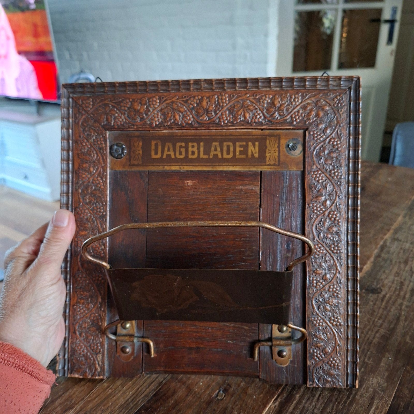 Dagbladhouder met Druiventrosranken erop 27 cm groot, Ophalen of Verzenden