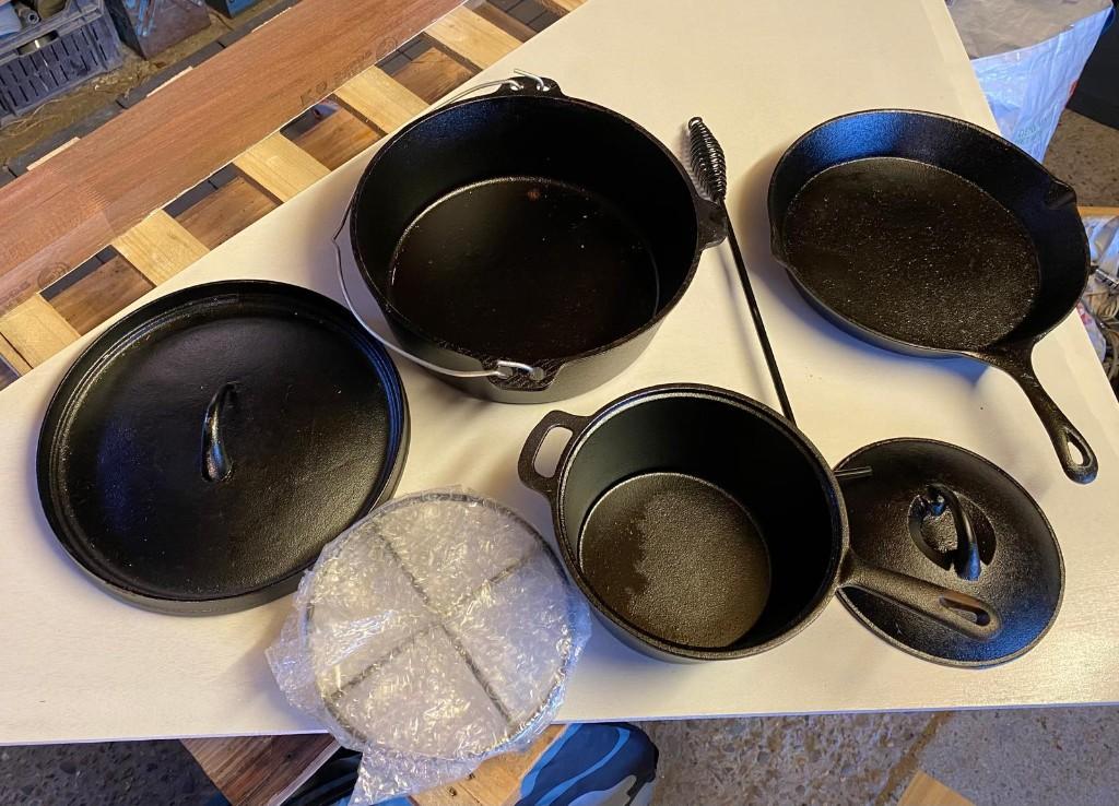 Complete nieuwe gietijzeren Dutch Oven / outdoor kookset, Ophalen of Verzenden, Nieuw, Dutch Outdoor Cooking