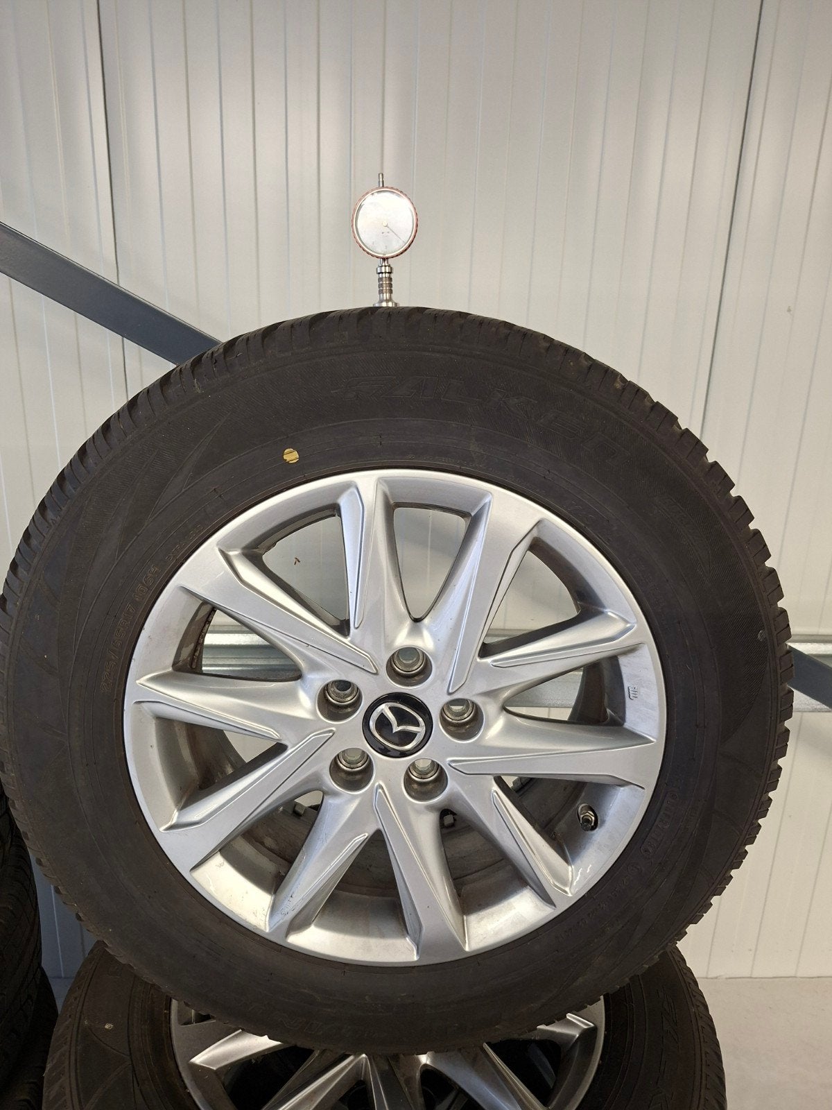 Mazda 17 inch lichtmetalen velgen met Falken winterbanden, Auto-onderdelen, Ophalen, Banden en Velgen, 17 inch, Winterbanden