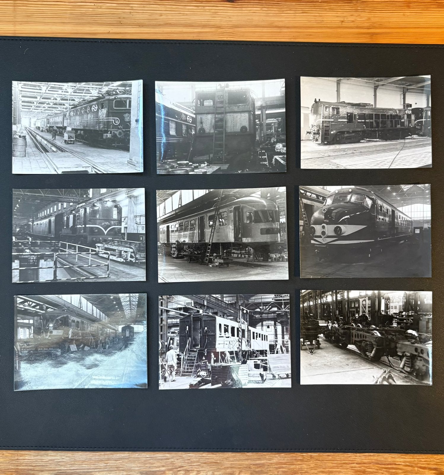 9 foto’s diverse werkplaatsen NS (jaren 70), Ophalen of Verzenden, Gebruikt, Trein, Kaart of Prent