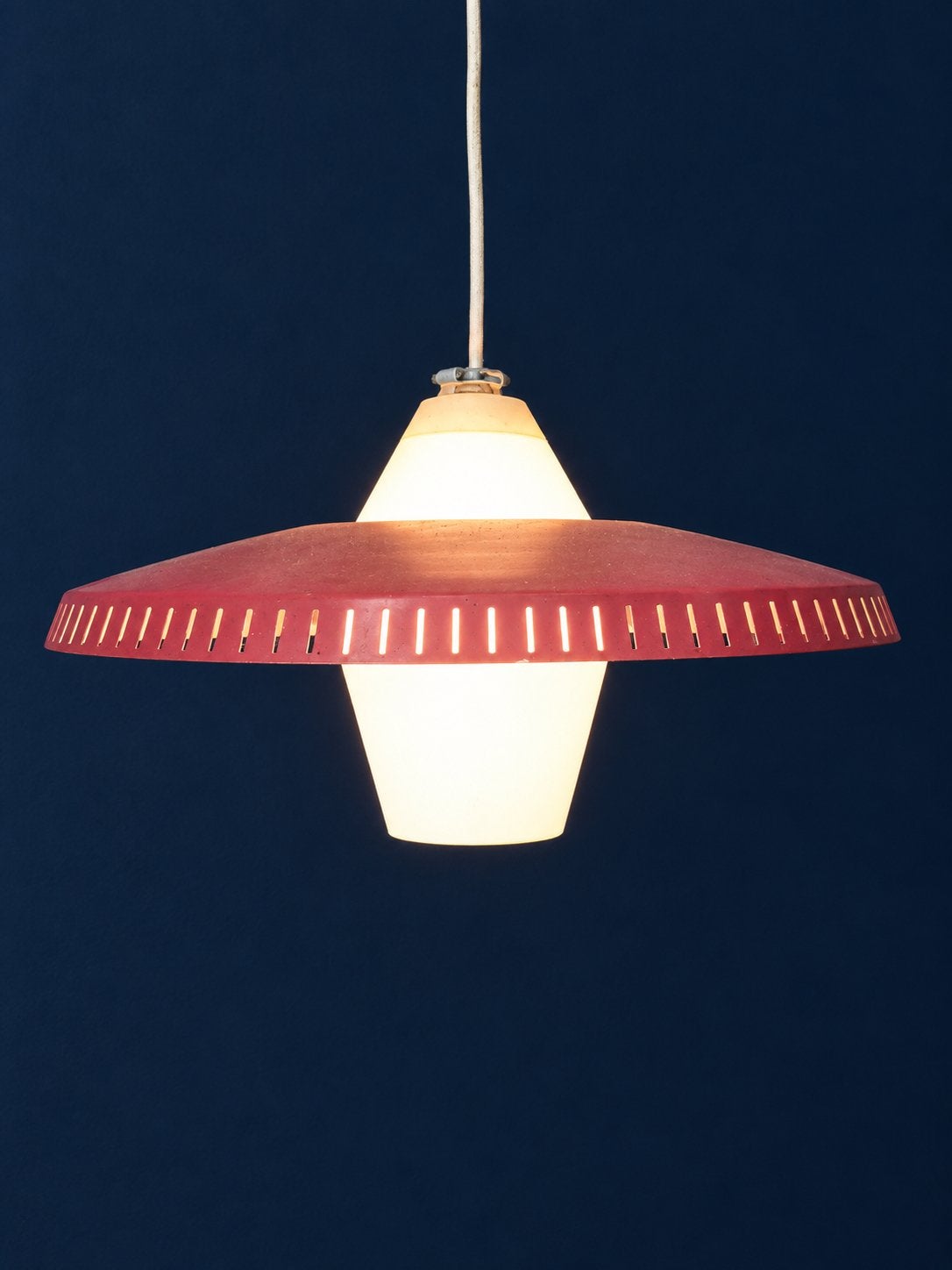 Louis Kalff, hanglamp, Philips. Donker rood/ wit, Ophalen of Verzenden