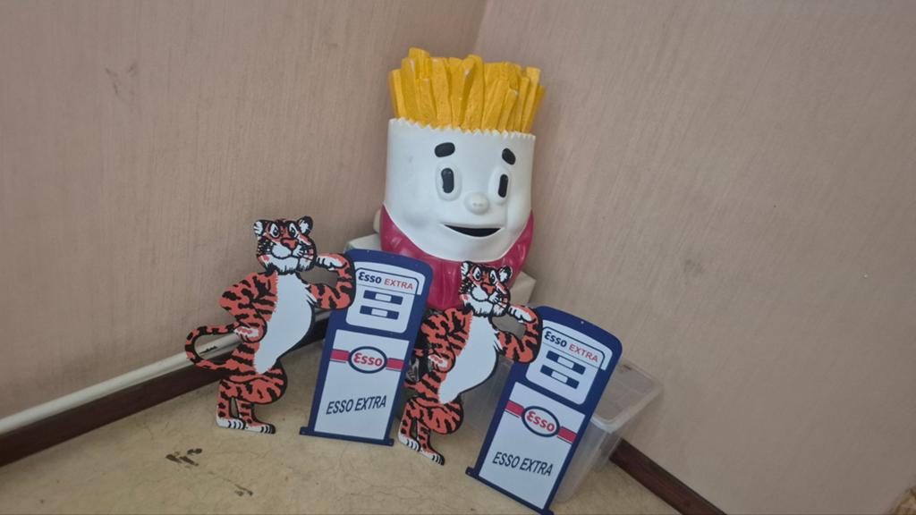 Vintage Frietje en Esso Extra Tijger Reclamefiguren, Ophalen of Verzenden, Gebruikt