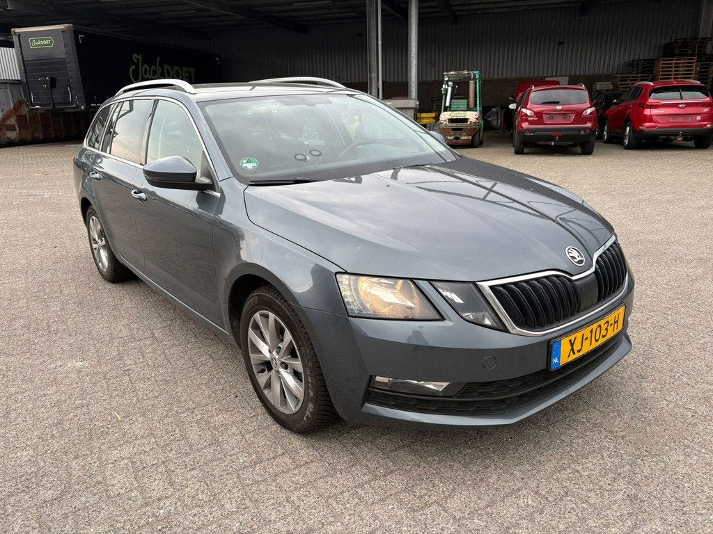 Skoda Octavia Combi 1.6 TDI Greentech Clever Edition, Voorwielaandrijving, Gebruikt, Origineel Nederlands, Handgeschakeld