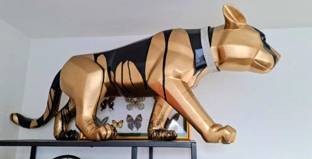 Gouden Panter Beeld - Kracht & Luxe met Diamanten Halsband, Kunststof, Ophalen of Verzenden, 1 meter - 2 meter, Beeld