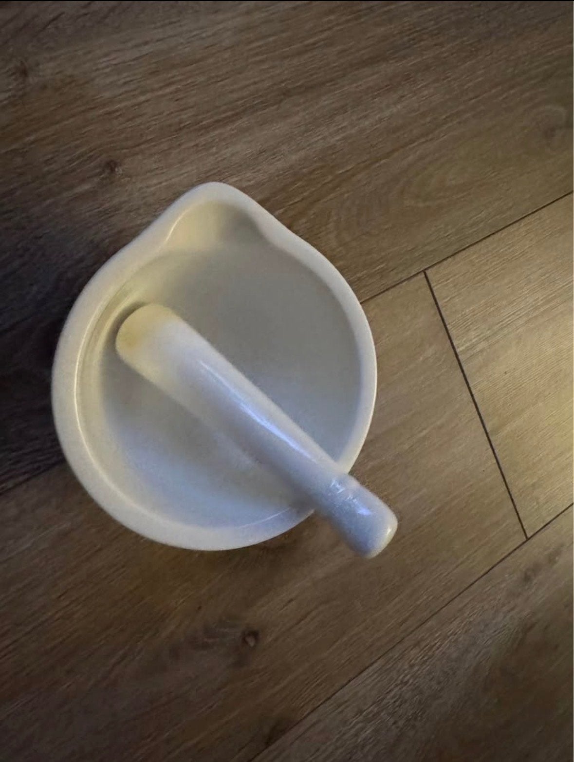 Witte vijzel met stamper - zware kwaliteit, Ophalen, Overige typen, Zo goed als nieuw, Steen/keramiek
