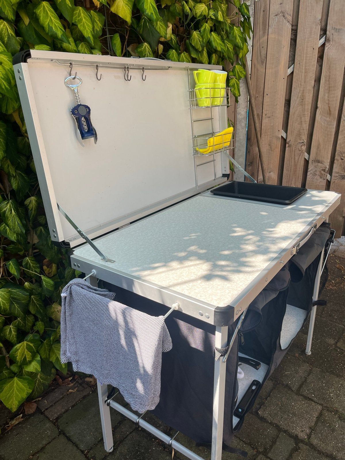 Campingkeuken met opbergruimte en accessoires, Ophalen, Zo goed als nieuw