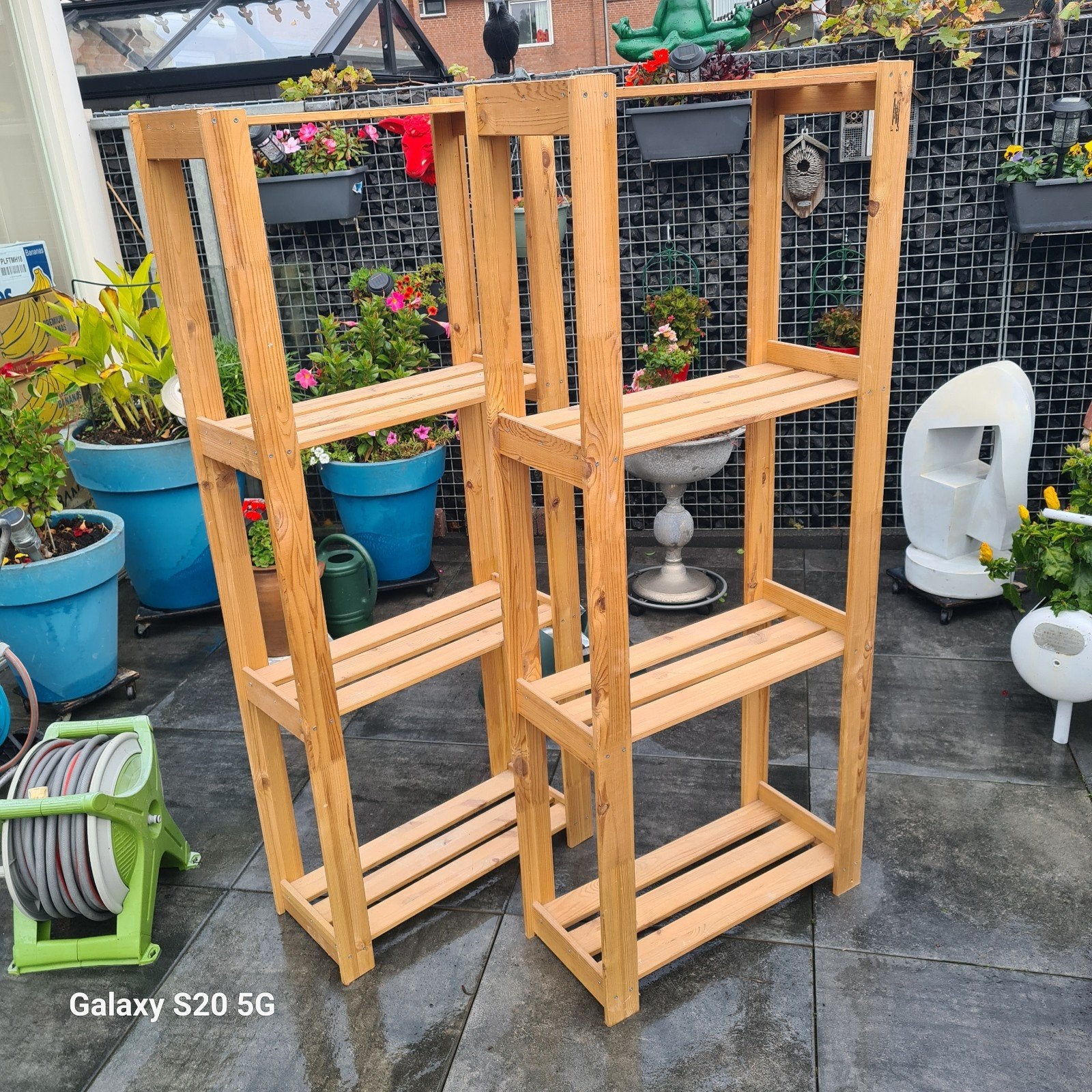 Twee houten stellingrekken/opbergrekken afm 1.55 x0.64 x 028, Tuin en Terras, Ophalen, Gebruikt, Hout, Overige typen