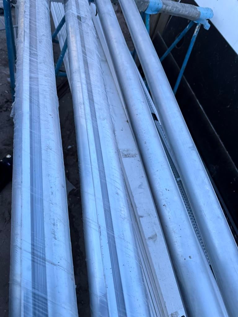 Nieuwe Aluminium Kraaltrimmen (Ronde Rand) – 250 cm–in folie, Ophalen, 225 cm of meer, Schuifpui, Nieuw