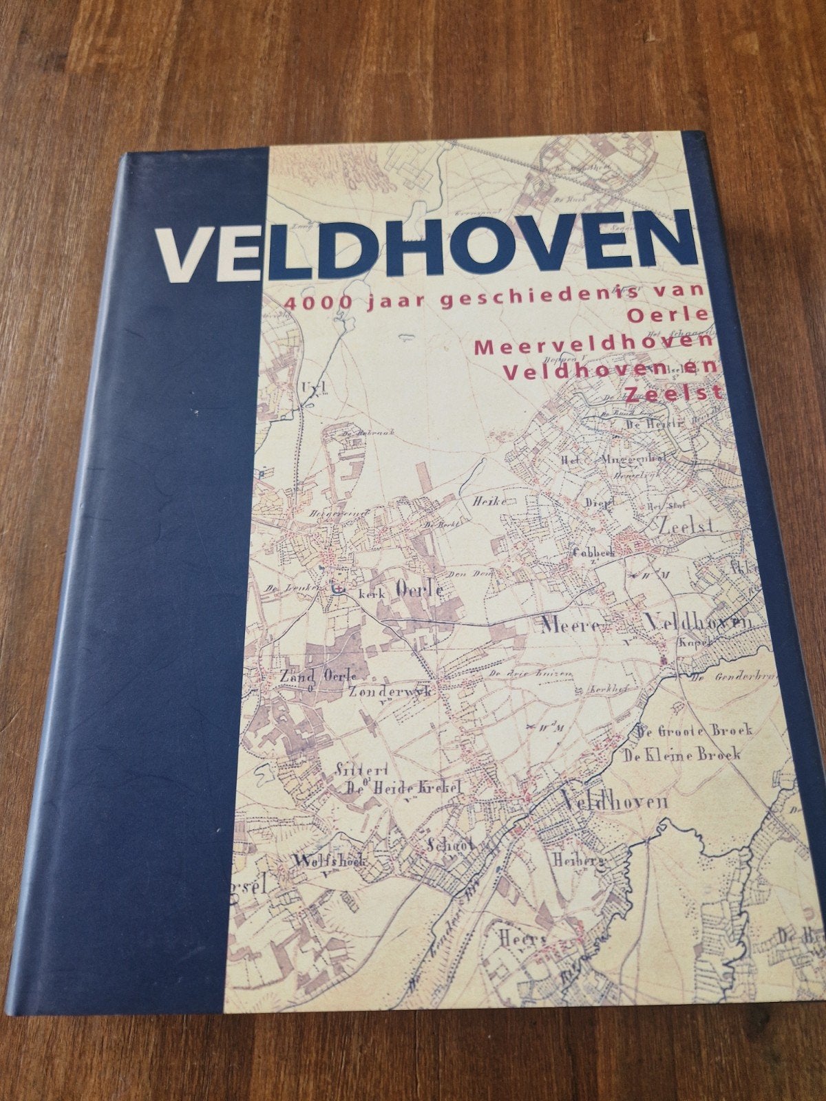 Boek veldhoven 4000 jaar geschiedenis, Boeken, Ophalen of Verzenden, Zo goed als nieuw