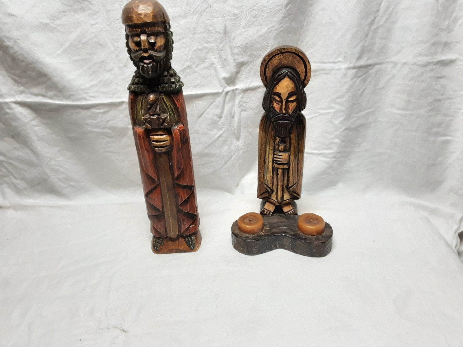 Handgesneden houten beelden: Jezus en Koning, Antiek en Kunst, Handgemaakt, Ophalen of Verzenden, 20 - 50 cm, Beeld