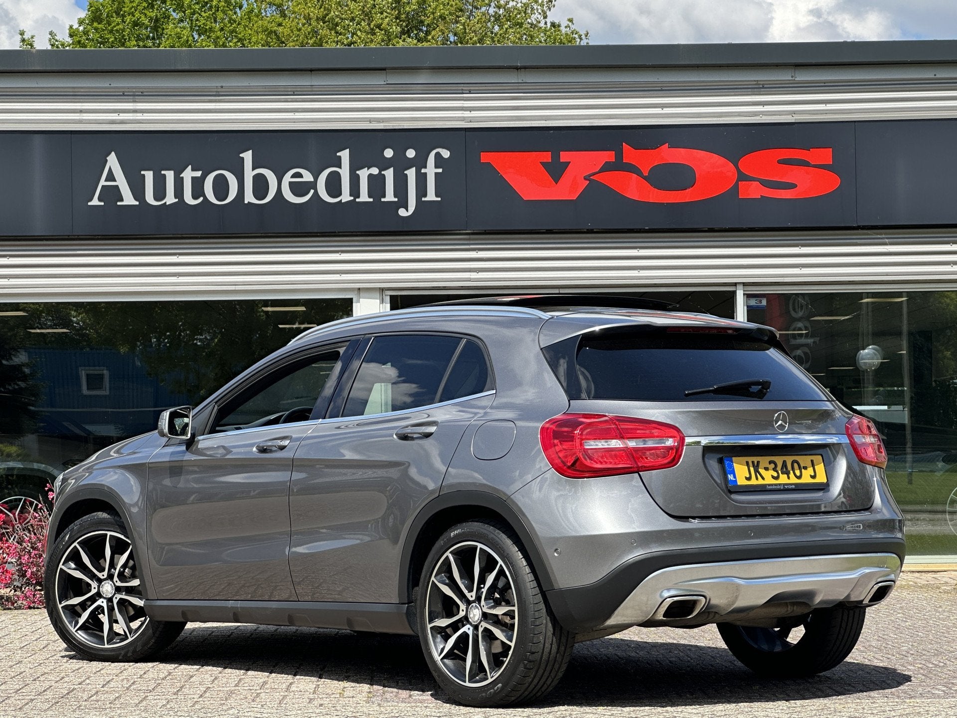 Mercedes-Benz GLA 200 Ambition | Panodak | Camera | Xenon |, Gebruikt, Leder en Stof, 1595 cc, Bedrijf