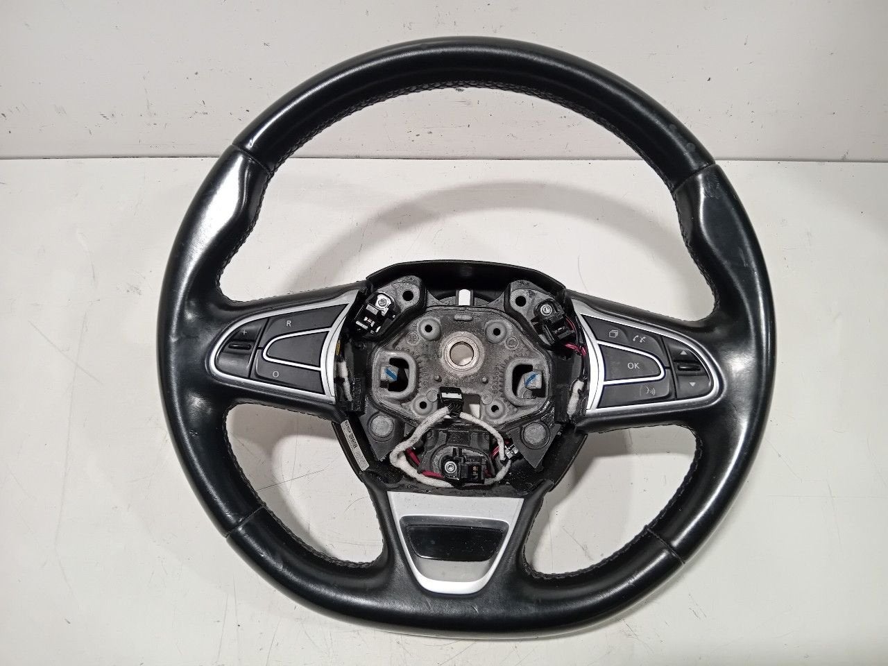 Stuur Renault Scénic, Onderdelen@venauto.nl, Van der Ven Autorecycling B.V., Gebruikt, Ettenseweg 76, 4706 PB Roosendaal, The Netherlands
