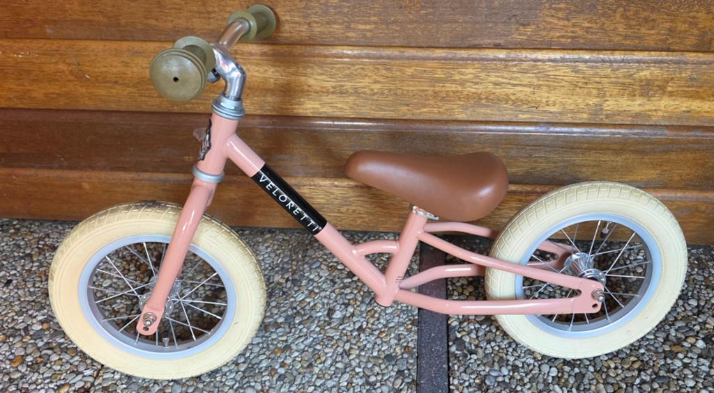 Veloretti loopfiets - Roze met bruin zadel, Ophalen, Gebruikt, Loopfiets