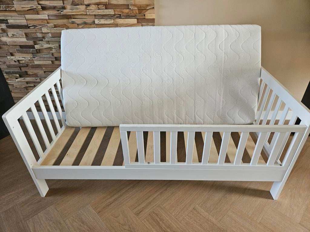 Peuter/kleuterbed 140x70cm met matras en VEEL beddengoed, Kinderen en Baby's, Kinderkamer | Bedden, 70 tot 85 cm, 140 tot 160 cm